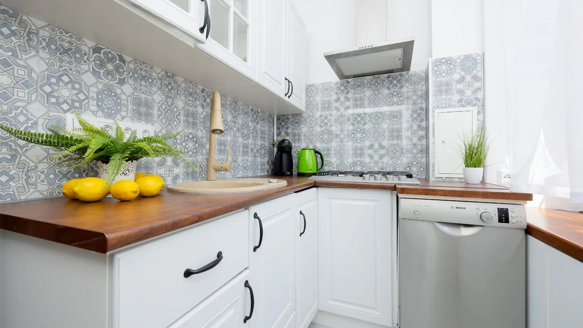 Apartment Near Lazienki Krolewskie W Warszawie By Noclegi Renters Warsaw