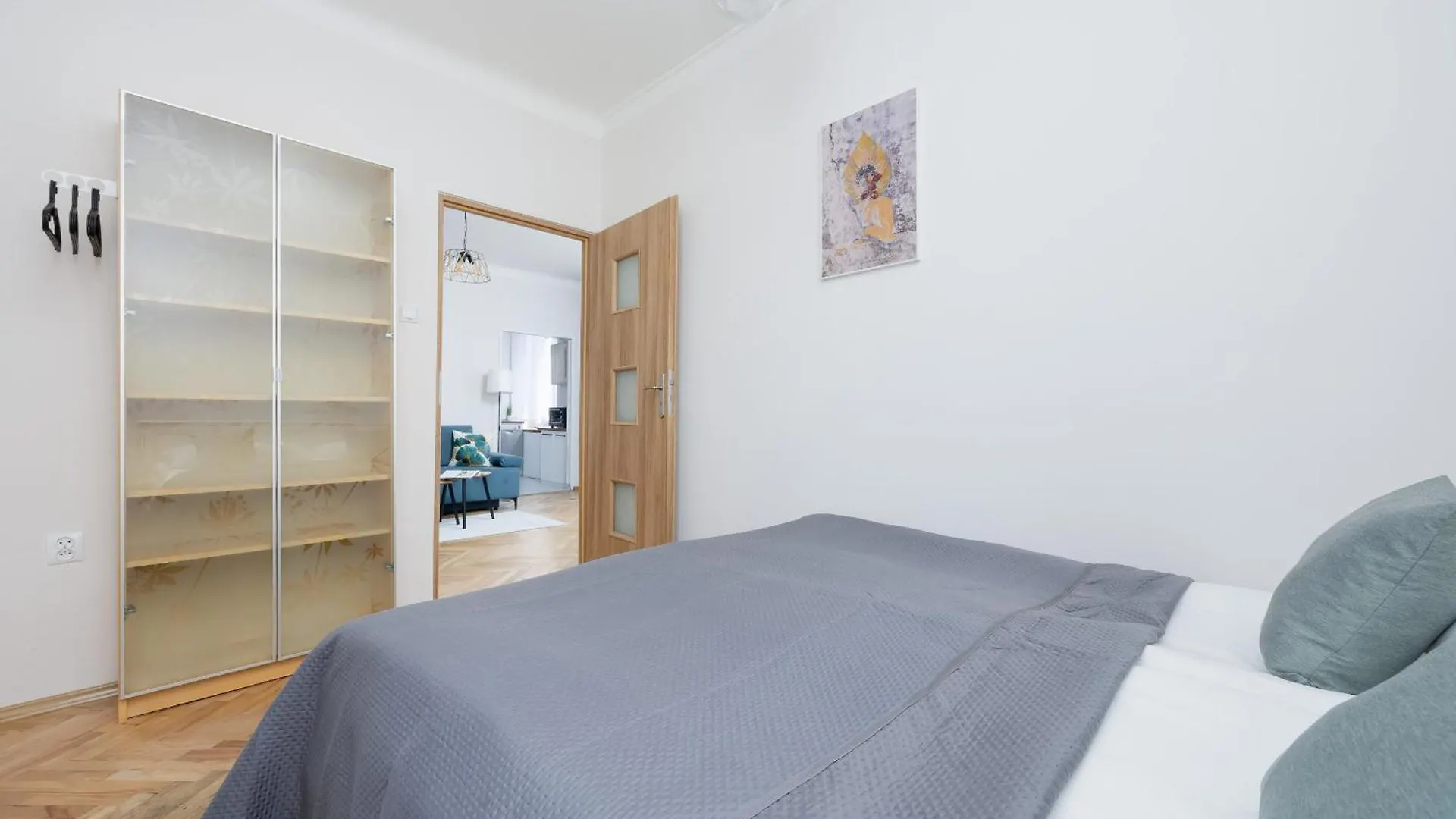 Apartment Near Lazienki Krolewskie W Warszawie By Noclegi Renters Warsaw 0*,
