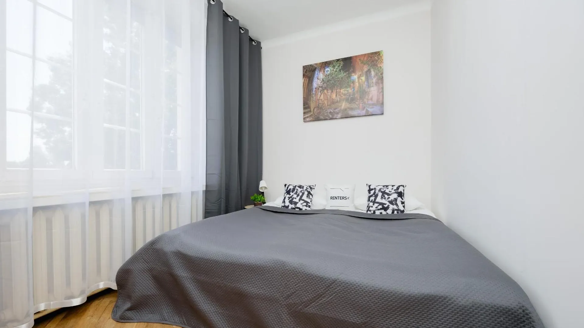 Apartment Near Lazienki Krolewskie W Warszawie By Noclegi Renters Warsaw