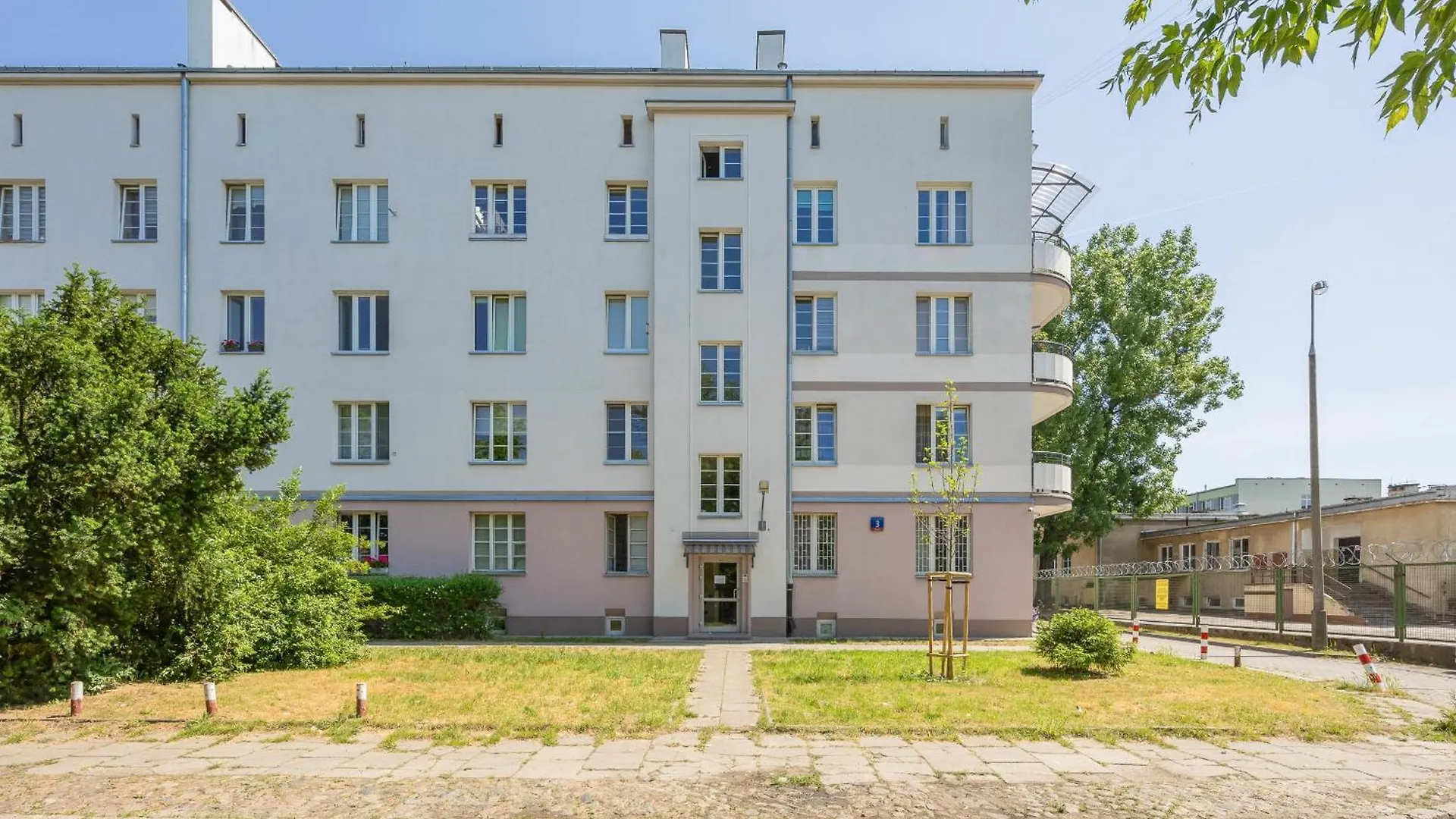 Apartment Near Lazienki Krolewskie W Warszawie By Noclegi Renters Warsaw